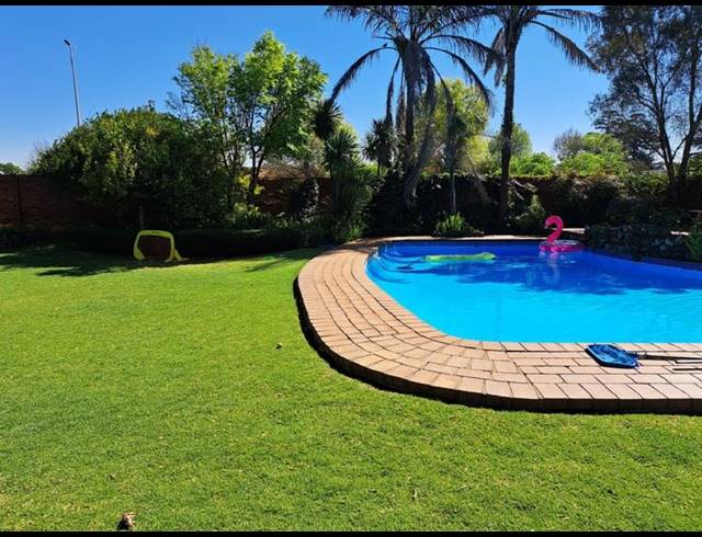 4 BEDROOM HOUSE FOR SALE IN VANDERBIJLPARK SW 1